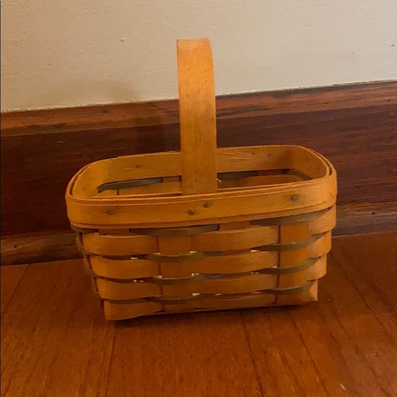 New Green & Tan Brown Handwoven Longaberger Basket - Picture 2 of 9